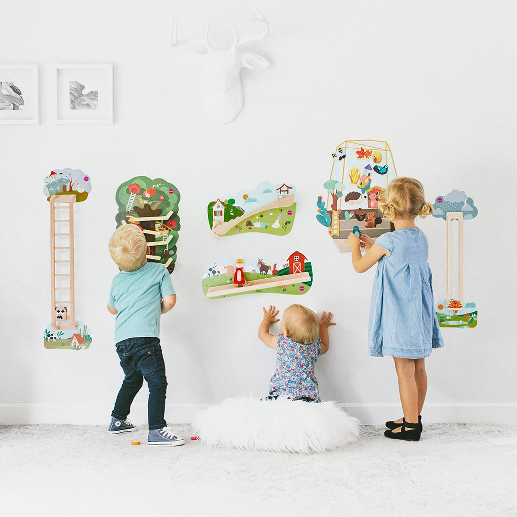 VertiPlay Wall Toy: Busy Woodpecker